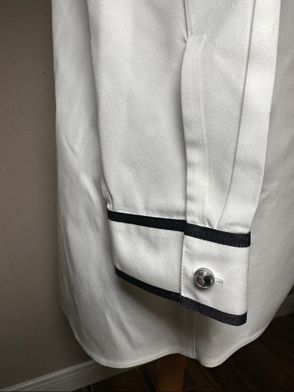 Chicos No Iron Chic Stretch Piping Detail Tunic Shirt Women’s Size 0 Small 4/6 - Picture 6 of 14